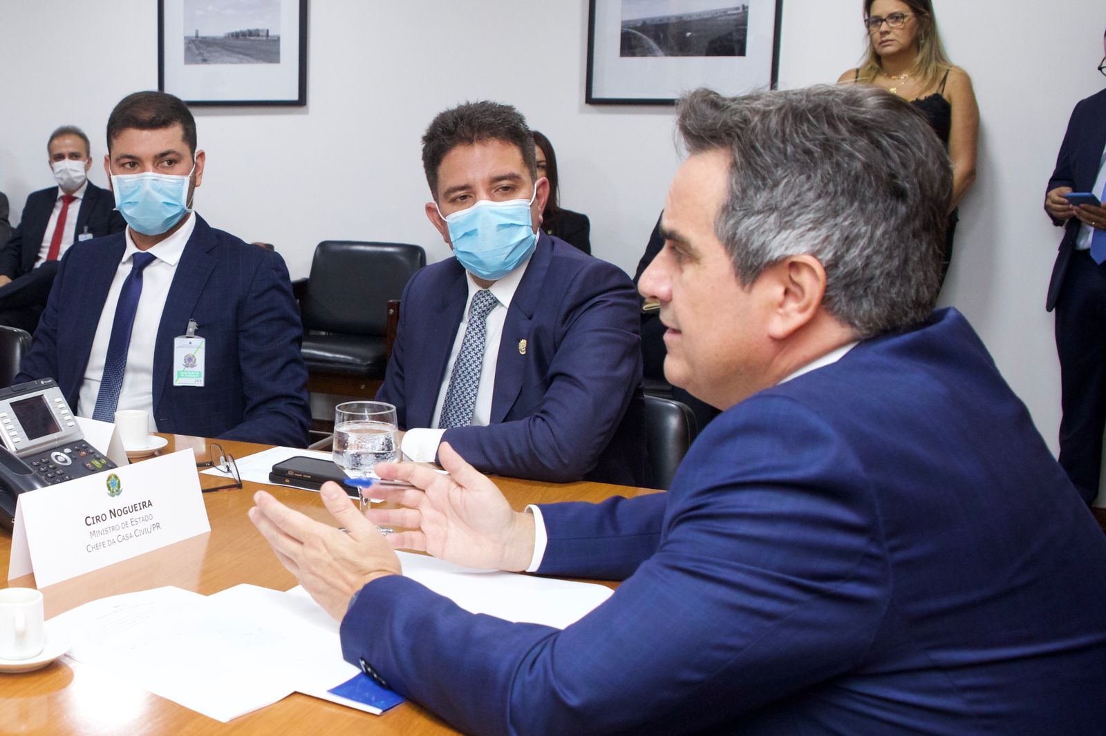 Com comitiva de deputados, Nicolau relata a ministro situação crítica da 364 e pede recursos para recuperação da estrada